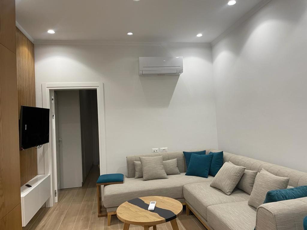 City Center Apartment Kafe Flora Tirana Zewnętrze zdjęcie